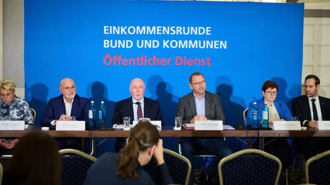 In den Tarifverhandlungen für den öffentlichen Dienst erwarten die Gewerkschaften lange Nächte. - Bild: Annette Riedl/dpa