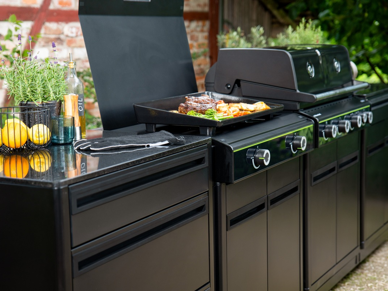 Optisch durchgestylt und technisch ausgefeilt: So geht Genuss für draußen mit der neuen HEAT Outdoorküche - Foto: presseportal.de