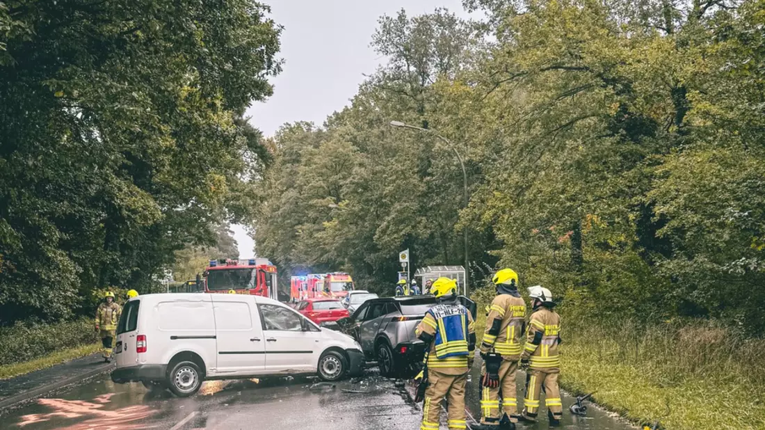 FW-DT: Verkehrsunfall auf dem Plantagenweg - Bild: presseportal.de