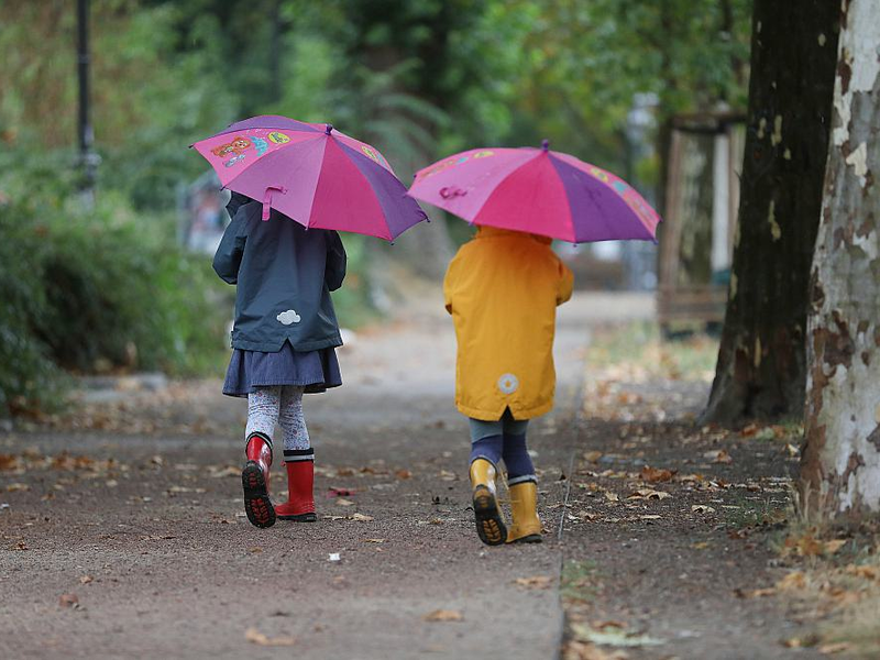 Zwei Kleinkinder bei Herbstanfang (Archiv) - Foto: über dts Nachrichtenagentur