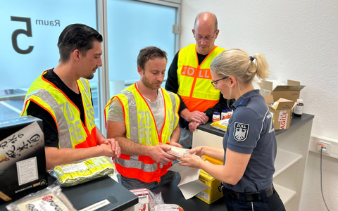 HZA-K: Aktion Schichtwechsel im Hauptzollamt Köln / Teilnahme an dem Aktionstag für neue Perspektiven - Foto: presseportal.de
