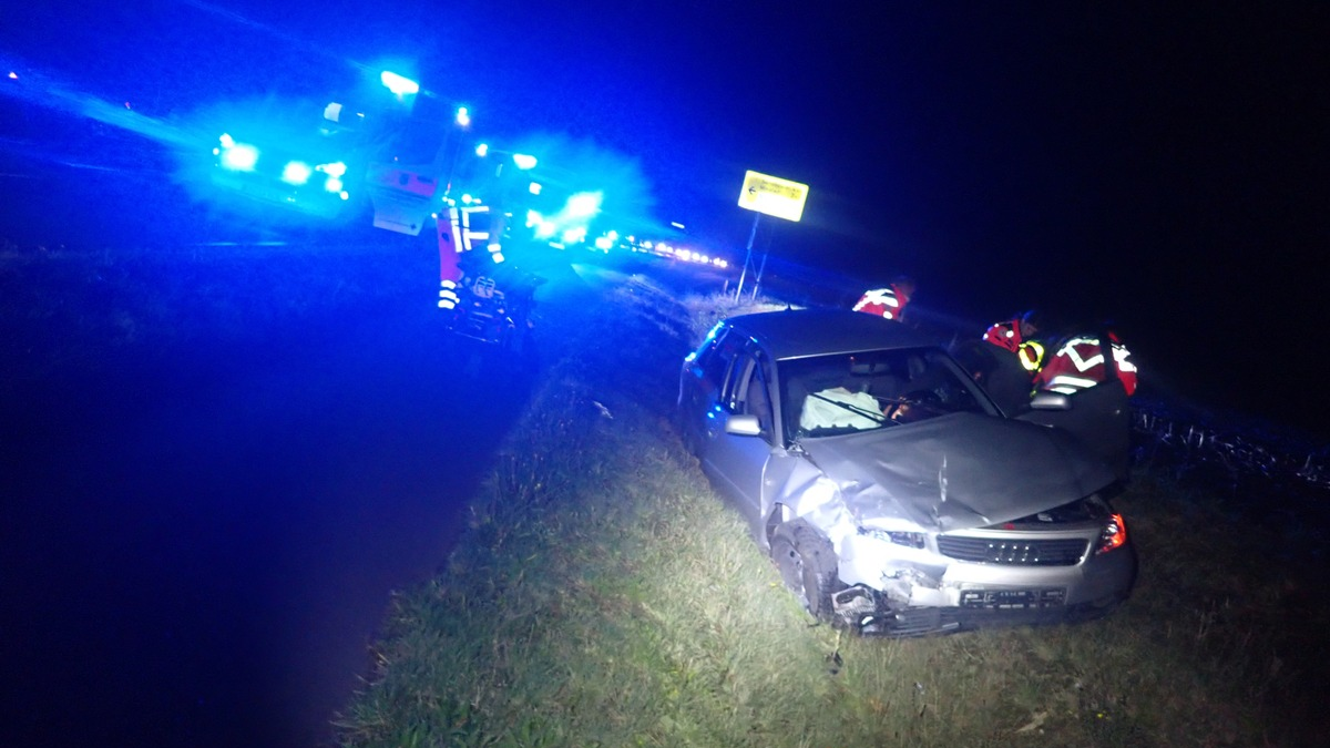 POL-ROW: ++ Vorfahrt im Kreuzungsbereich missachtet - Schwerer Verkehrsunfall ++ Frau bei Verkehrsunfall schwer verletzt - Fahrrad und Pedelec kollidieren ++ - Foto: presseportal.de