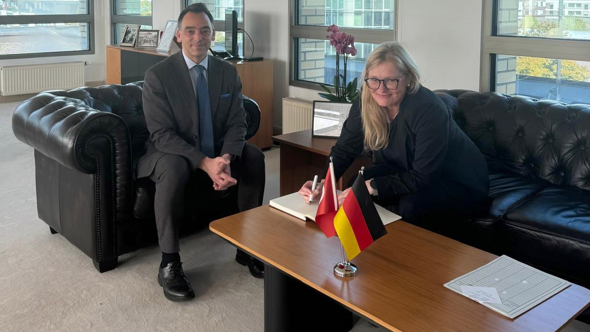 POL-OB: Treffen der Polizeipräsidentin Dr. Sylke Sackermann mit dem Generalkonsul Ali Ihsan Izbul - Stärkung der guten Beziehungen - Foto: presseportal.de