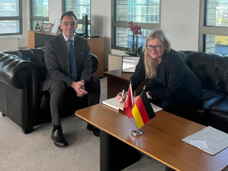 POL-OB: Treffen der Polizeipräsidentin Dr. Sylke Sackermann mit dem Generalkonsul Ali Ihsan Izbul - Stärkung der guten Beziehungen - Foto: presseportal.de