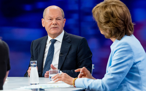 Bundeskanzler Olaf Scholz (SPD) wird Gast in der 1000. Ausgabe der ZDF-Sendung maybrit illner sein. - Foto: Svea Pietschmann/ZDF/dpa