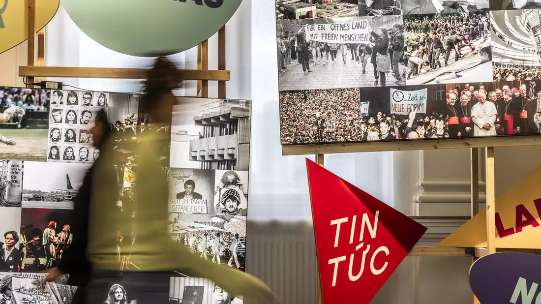 NACHRICHTEN - NEWS. Neue Sonderausstellung im Museum für Kommunikation Berlin über die Geschichte und unser Verhältnis zu Nachrichten - Bild: presseportal.de