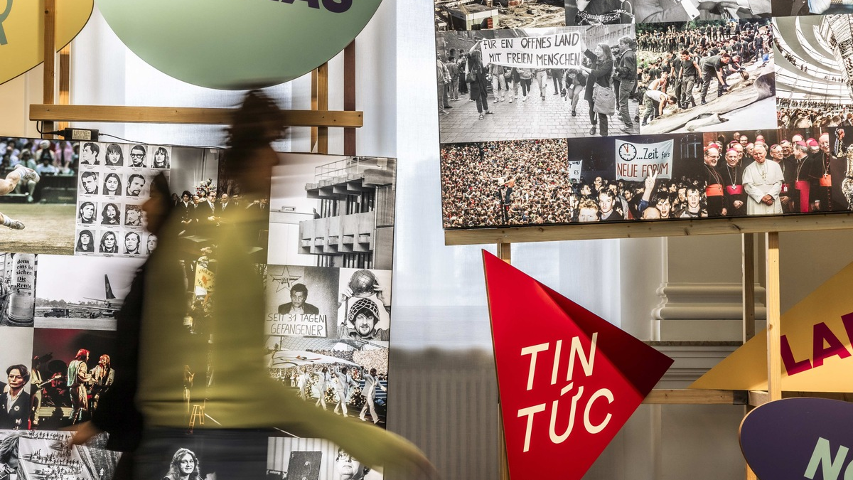 NACHRICHTEN - NEWS. Neue Sonderausstellung im Museum für Kommunikation Berlin über die Geschichte und unser Verhältnis zu Nachrichten - Foto: presseportal.de