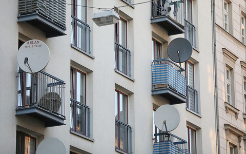 Satellitenschüssel an Wohnhaus (Archiv) - Foto: über dts Nachrichtenagentur