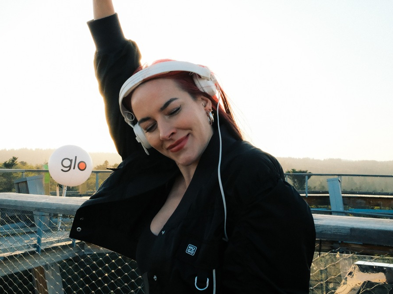 Pretty Pink mit NEX STAGE by glo im Höhenflug: Angesagte DJ feiert epische 300. Episode ihrer Radioshow Deep Woods in einzigartiger Naturkulisse - Foto: presseportal.de