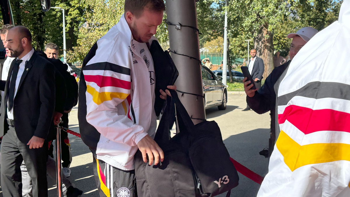 Im Stadion Bilino Polje erwarten 13.000 Fans die deutsche Mannschaft. - Foto: Jan Mies/dpa