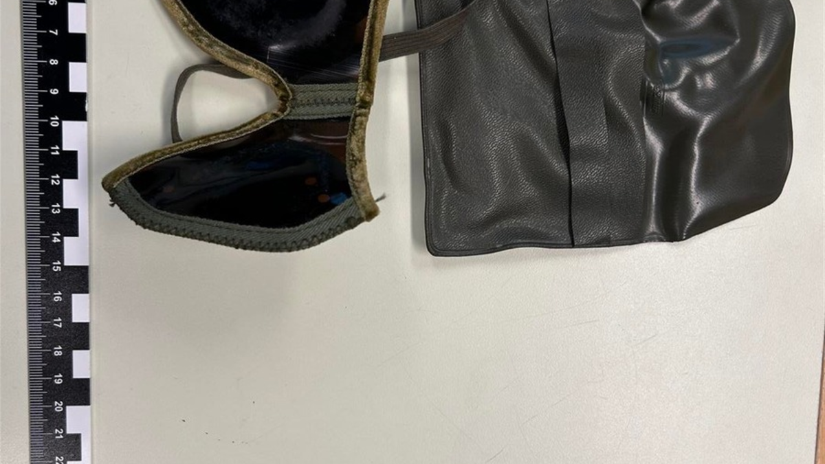 POL-PDWIL: Auffinden einer unechten Schusswaffe und weiterer verdächtiger Gegenstände - Foto: presseportal.de