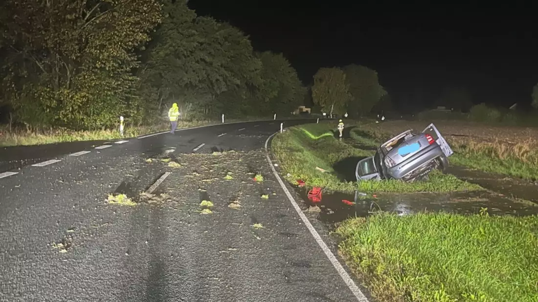 POL-COE: Dülmen, Empte/Auto überschlägt sich - Fahrerermittlungen laufen - Bild: presseportal.de