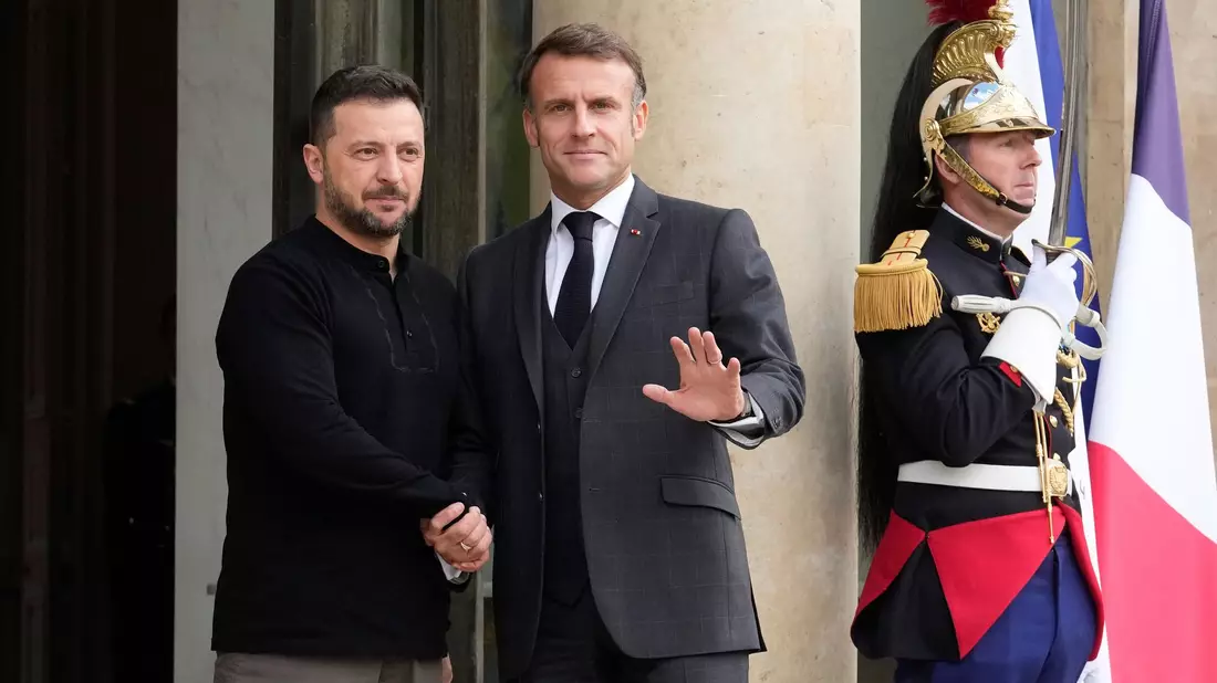 Die Vorarbeiten für Sicherheitsgarantien für die Ukraine sind nach Angaben von Präsident Macron abgeschlossen. - Bild: Michel Euler/AP/dpa