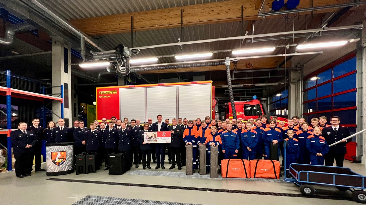FW-PI: Sparkasse Südholstein fördert Jugendfeuerwehren im Kreis Pinneberg mit 7500 Euro - Foto: presseportal.de
