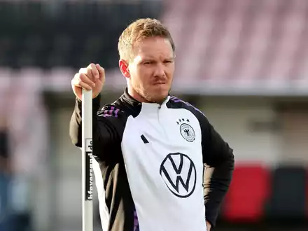 Tim Kleindienst (M), hier beim Abschlusstraining, wird gegen Bosnien erstmals im DFB-Team stürmen. - Foto: Christian Charisius/dpa