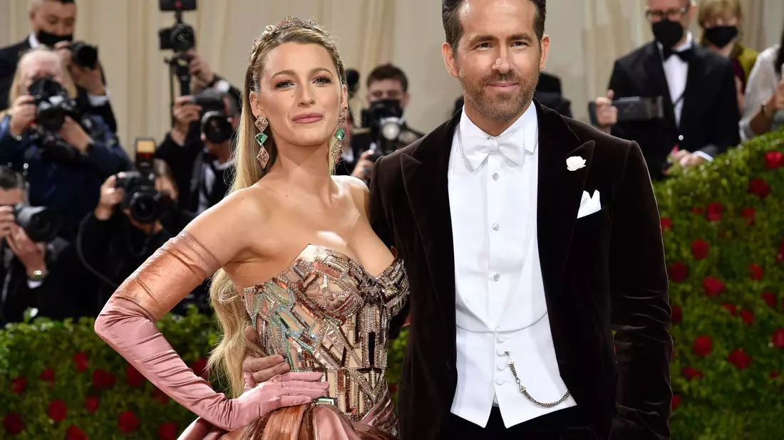 Blake Lively und Ryan Reynolds spenden wie Popstar Taylor Swift für die Hurrikan-Opfer in den USA. (Archivbild) - Bild: Evan Agostini/Invision/AP/dpa