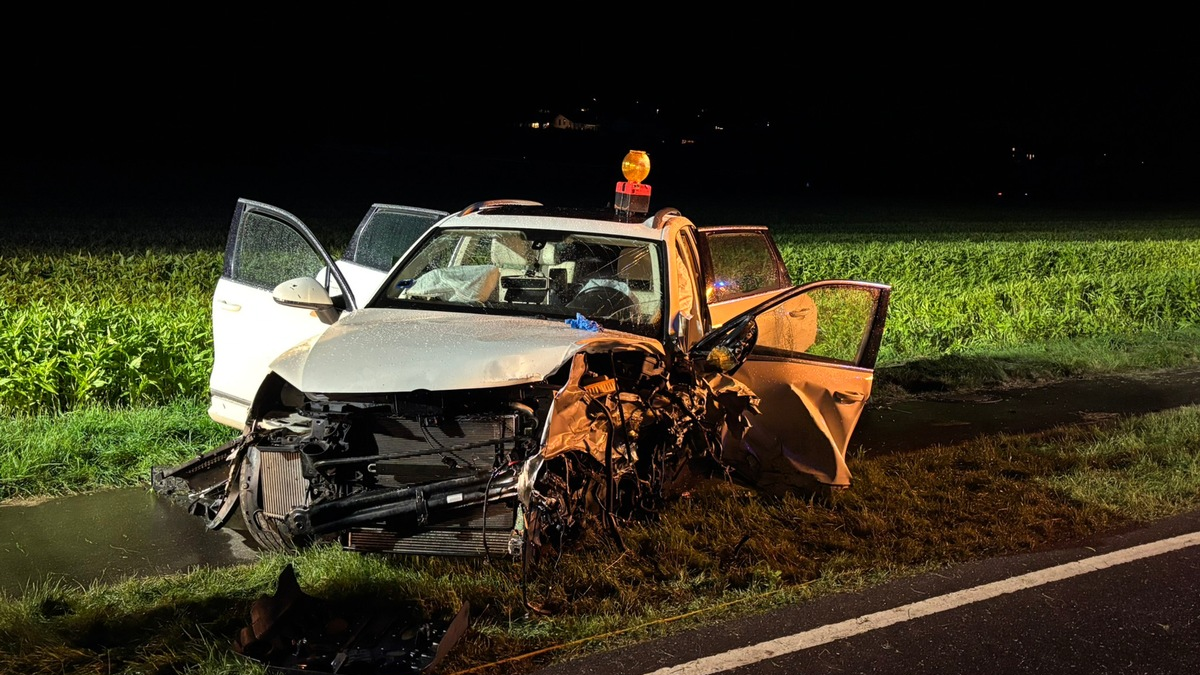 KFV Bodenseekreis: Drei Schwerverletzte nach Frontalzusammenstoß - Foto: presseportal.de