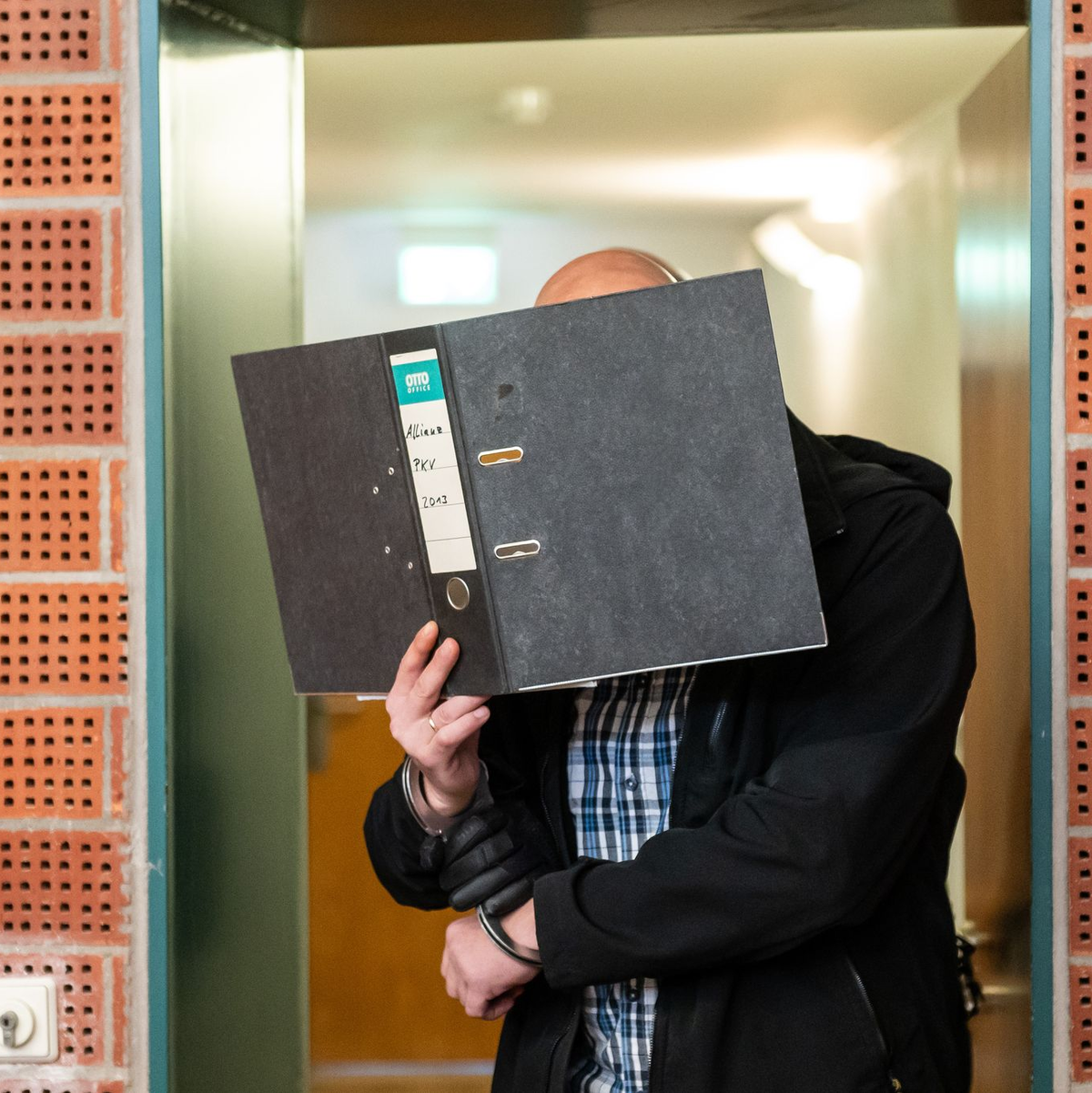 Im Prozess um einen Mord ohne Leiche hat der Angeklagte keine Angaben gemacht. (Foto-aktuell)  - Foto: Silas Stein/dpa