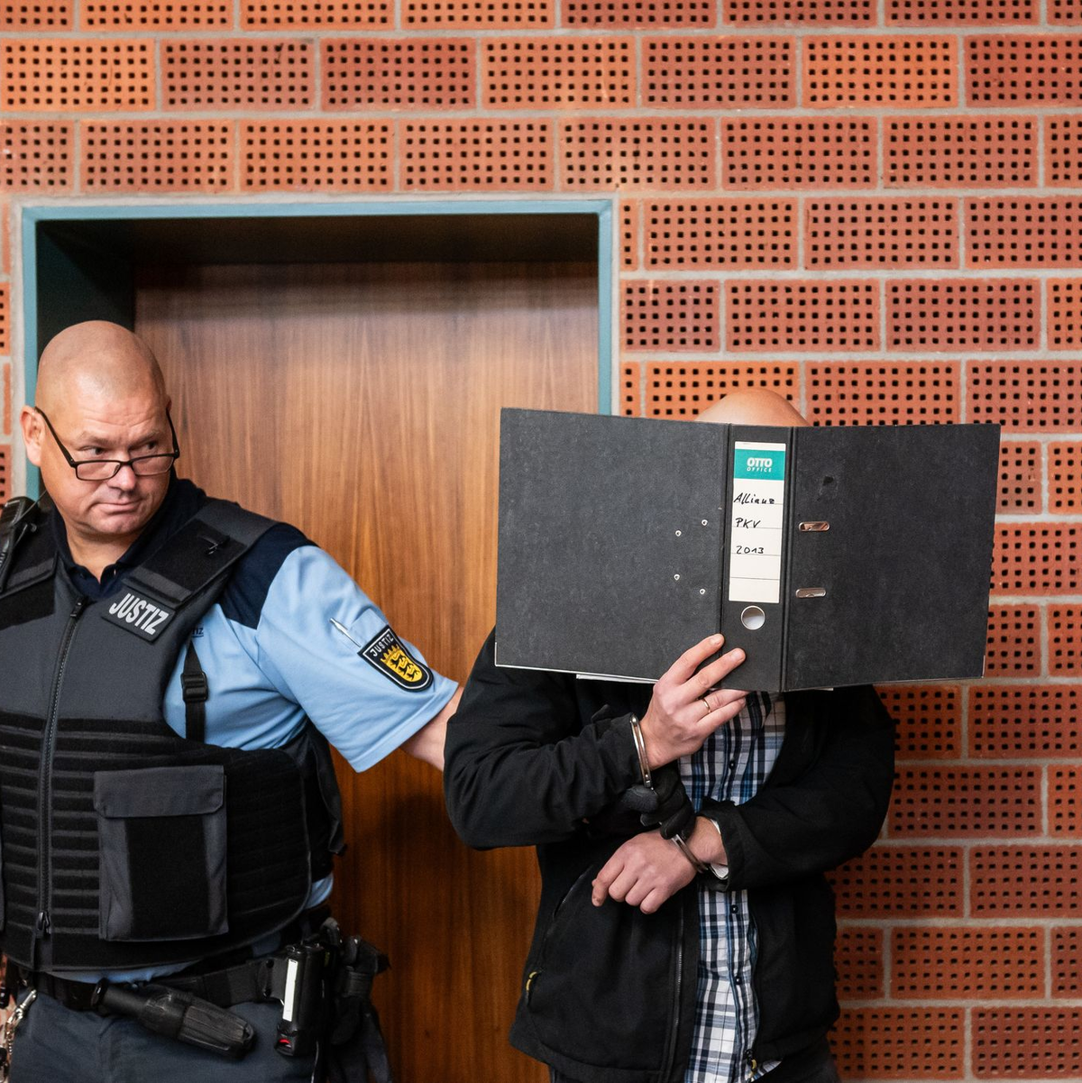 Im Prozess um einen Mord ohne Leiche hat der Angeklagte keine Angaben gemacht. (Foto-aktuell) - Foto: Silas Stein/dpa