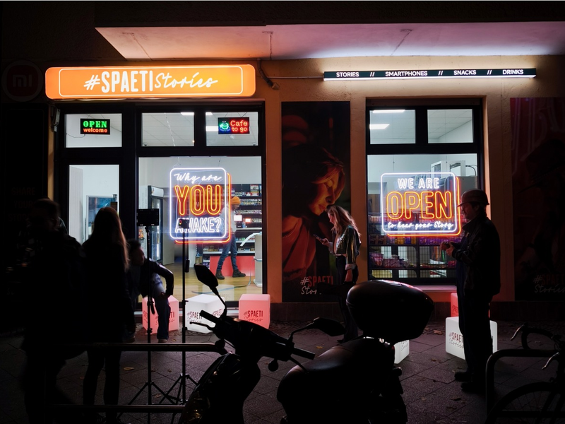 Why are you awake?- Die Xiaomi 14T Serie erzählt Berliner Nachtgeschichten im ersten Xiaomi Späti - Foto: presseportal.de