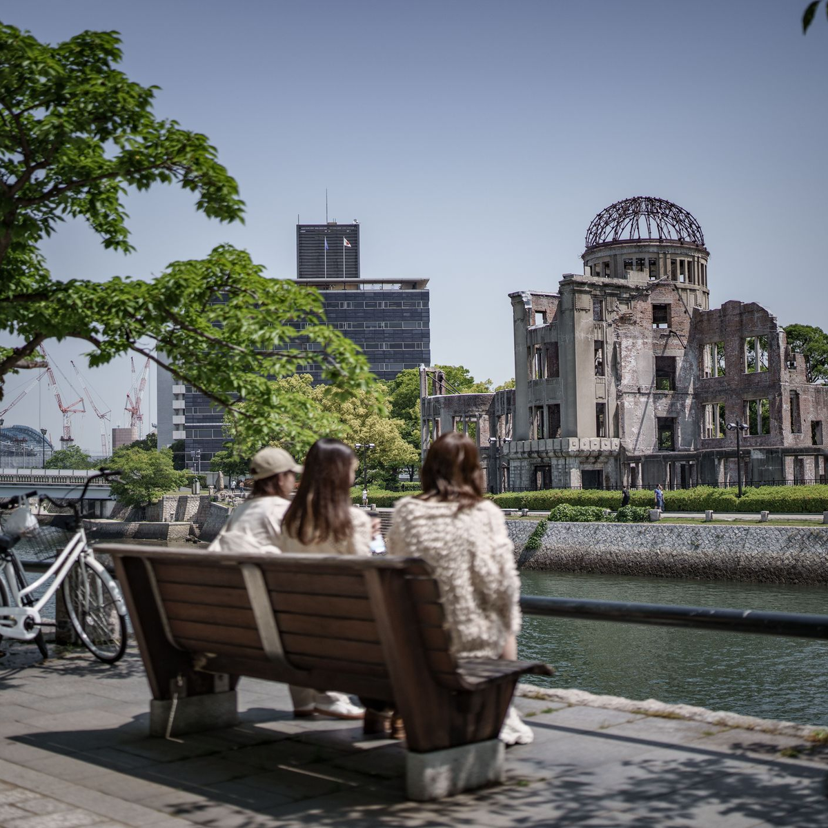 Als am 6. August 1945 die Atombombe in Hiroshima explodierte, blieb in der Gegend nur der Genbaku Dome stehen. Heute ist er das Hiroshima-Friedensdenkmal. (Archivfoto) - Foto: Michael Kappeler/dpa