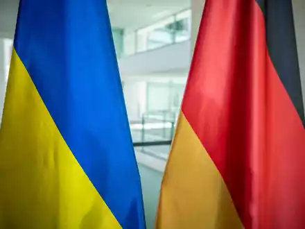 Der ukrainische Präsident Selenskyj hält Gespräche mit dem Kremlchef nicht für zielführend im Streben nach einem gerechten Frieden. (Archivbild) - Foto: Michael Kappeler/dpa