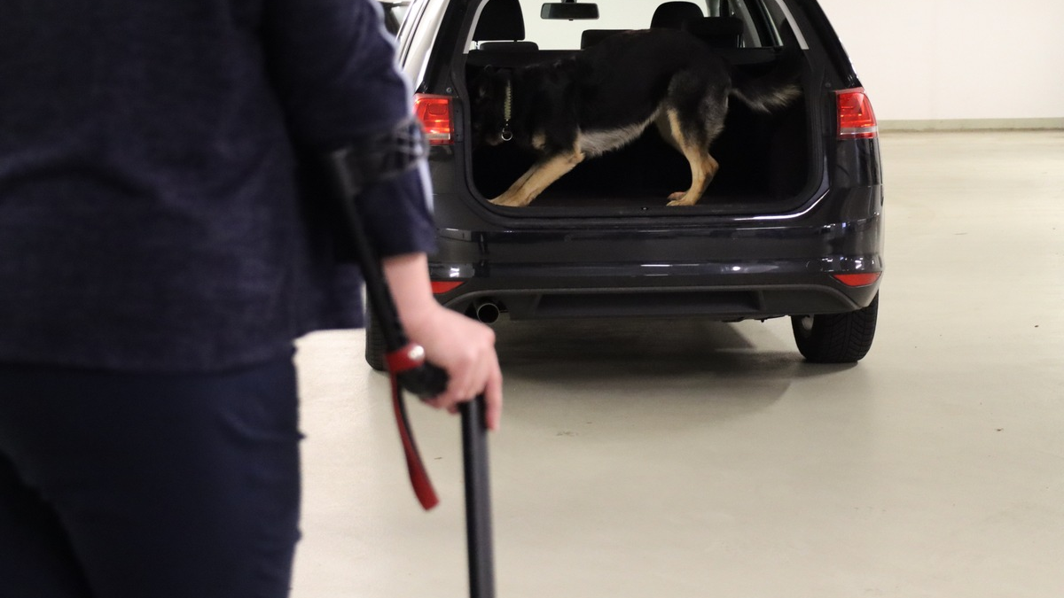 HZA-HB: Aktionstag Schichtwechsel - das Hauptzollamt Bremen war dabei / Menschen mit und ohne Behinderung tauschen ihren Arbeitsplatz - Foto: presseportal.de