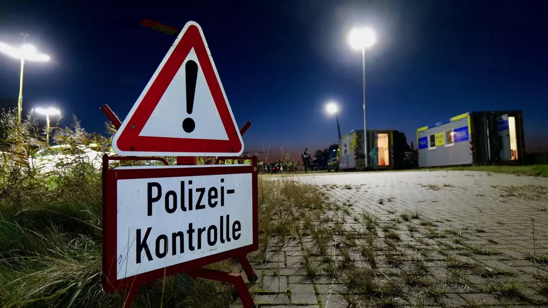 POL-CUX: Großkontrolle an B437 - Polizei deckt zahlreiche Verstöße auf (Lichtbilder in der Anlage) - Bild: presseportal.de