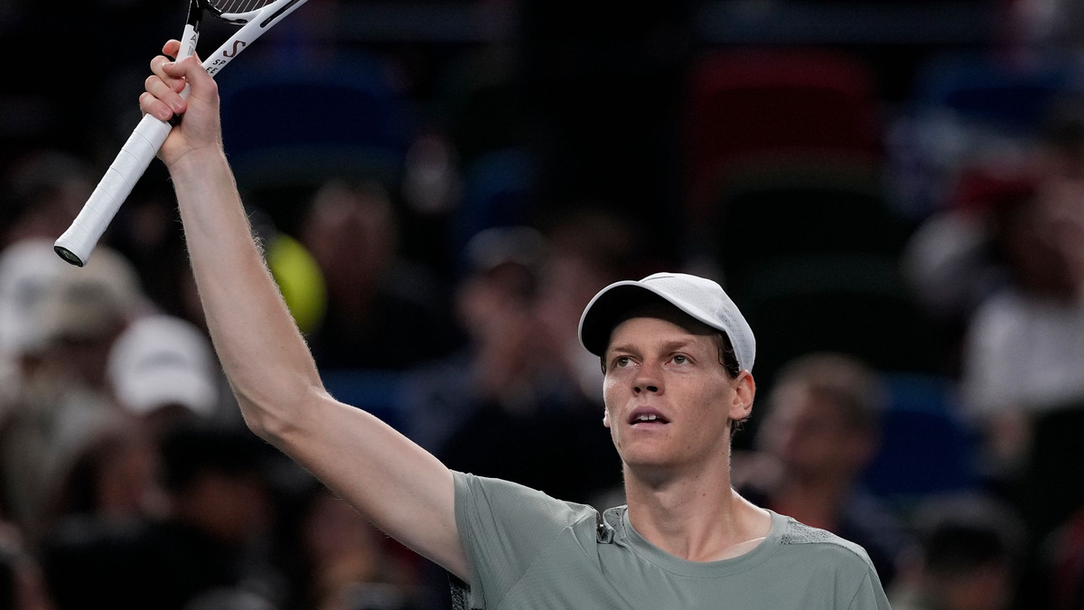 Tomas Machac (l) lieferte auch gegen Jannik Sinner einen starken Kampf. - Foto: Andy Wong/AP/dpa