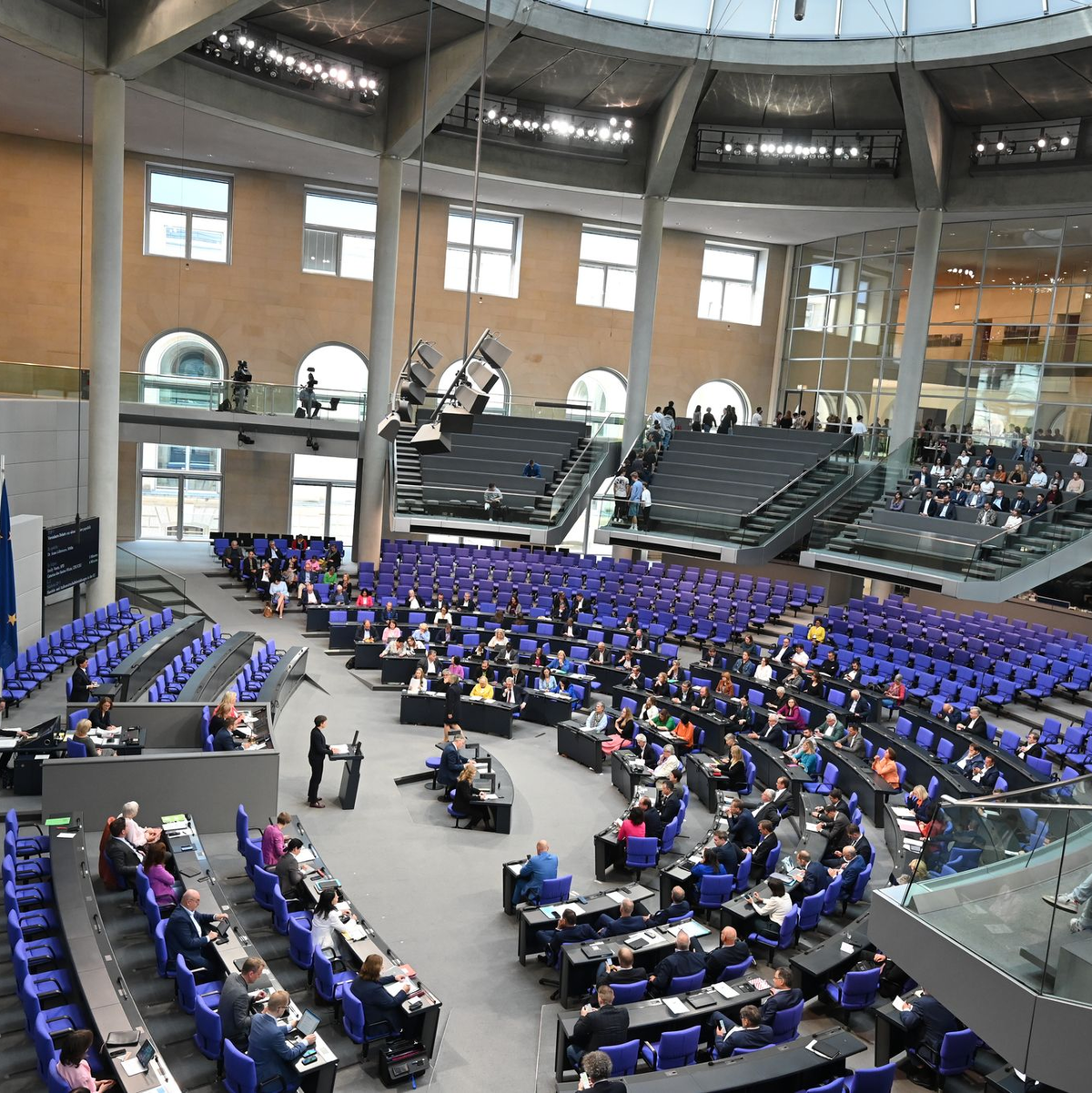 Die Ampelfraktionen haben ihre Beratungen zum Sicherheitspaket abgeschlossen - kommenden Mittwoch will die Koalition die Änderungen an ihren Gesetzesentwürfen in den Innenausschuss des Bundestags einbringen. (Archivbild) - Foto: Sabina Crisan/dpa