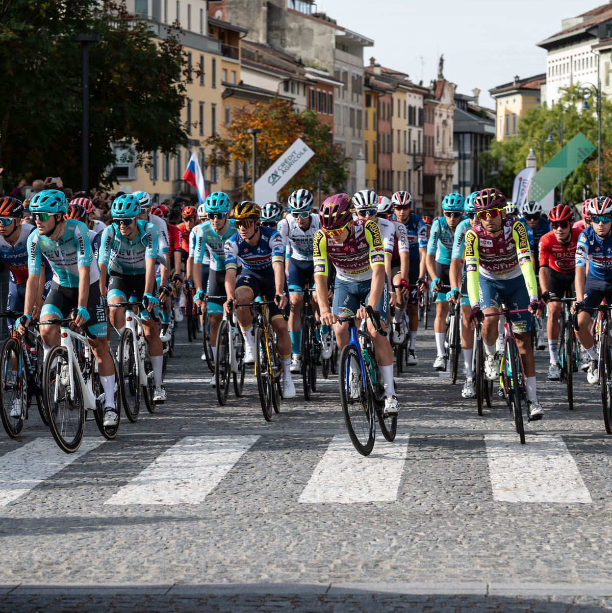 In Bergamo fiel der Startschuss für den letzten Höhepunkt des Radsport-Jahres 2024. - Foto: Silvia Colombo/Ipa Sport/Ipa-A /LiveMedia/IPA/Zuma/dpa