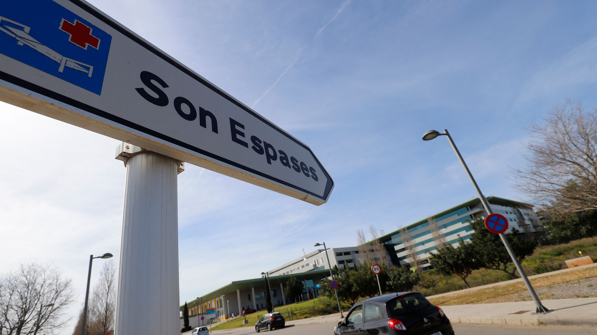 Die Geretteten wurden in das Krankenhaus Son Espases in Palma gebracht. - Foto: Clara Margais/dpa