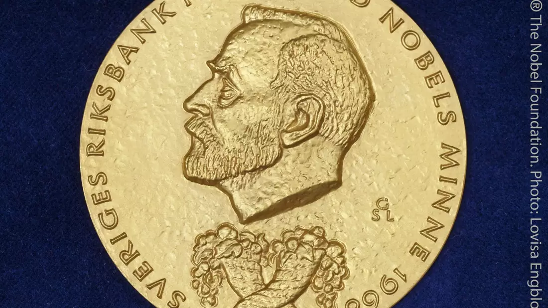 Diese prestigeträchtige Medaille ist mit dem Wirtschaftsnobelpreis verbunden. - Bild: Lovisa Engblom/The Nobel Foundation/dpa