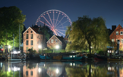 Auf dem Gallimarkt, Ostfrieslands größtem Volksfest, ist eine Geisterbahn in Brand geraten. Fünf Menschen wurden verletzt. (Achivbild) - Foto: Lars Penning/dpa