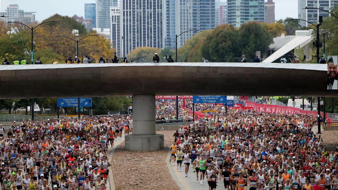 Tausende nahmen am Marathon in Chicago teil. - Bild: Tess Crowley/Chicago Tribune/dpa/dpa