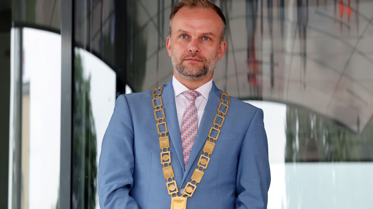 Silvio Witt hat sich zu den Gründen für seinen angekündigten Rücktritt als OB von Neubrandenburg geäußert. (Archivbild) - Foto: Bernd Wüstneck/dpa