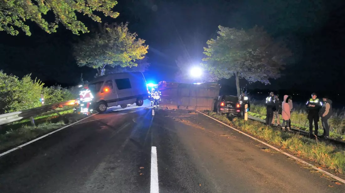 POL-CUX: Bundesstraße 73 im Bereich Hemmoor - Wildunfall mit erheblichen Folgen (Lichtbild in der Anlage) - Bild: presseportal.de