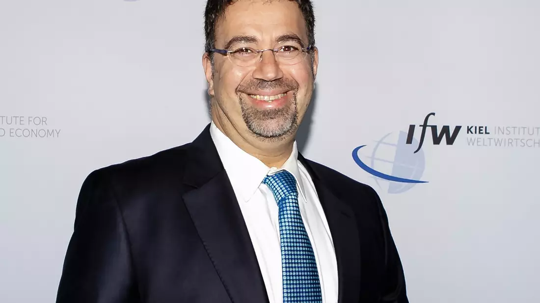 Einer der Preisträger ist Daron Acemoglu. - Bild: Frank Molter/dpa