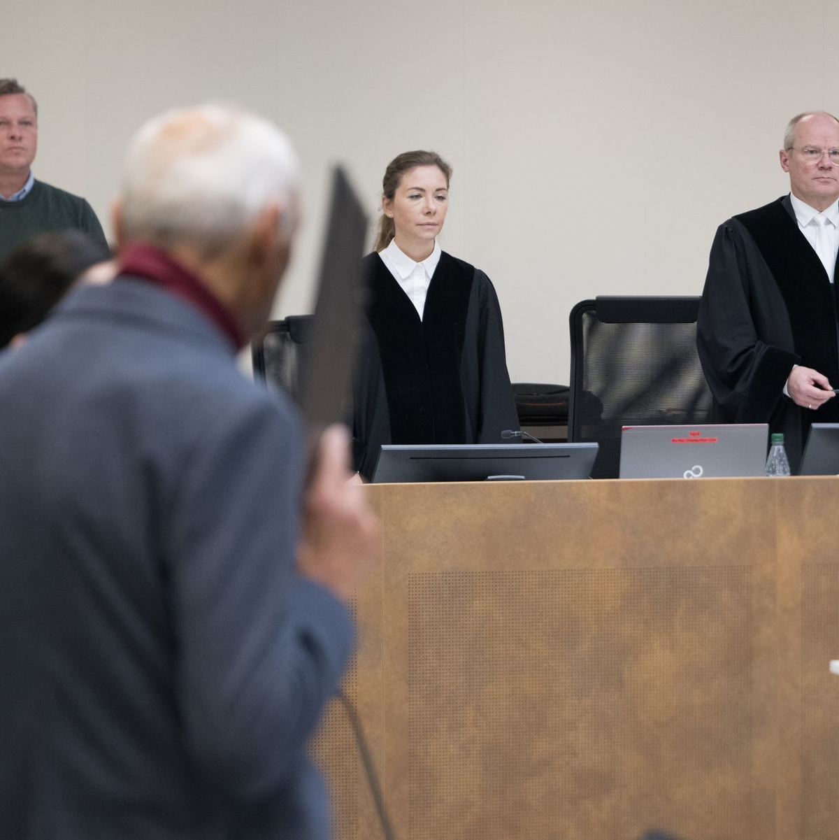 Aus Richtersicht gibt es keinen Zweifel daran, dass der Angeklagte 1974 im Auftrag des DDR-Geheimdienstes den tödlichen Schuss abfeuerte. - Foto: Sebastian Christoph Gollnow/dpa