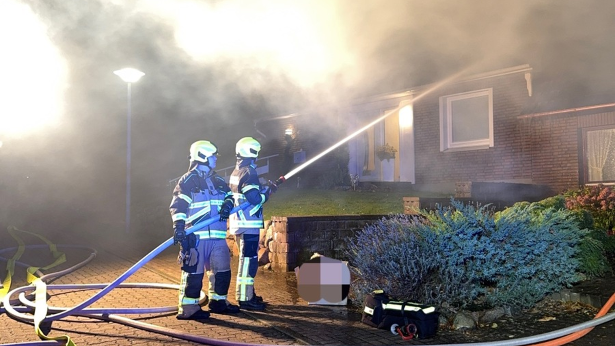 FW-SE: Kellerbrand einer Doppelhaushälfte - Foto: presseportal.de