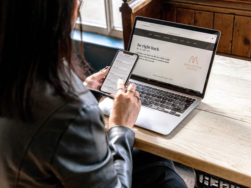 GoDaddy-Umfrage: Mehrheit der Deutschen sieht KI-Revolution in der Arbeitswelt / Neues KI-gestütztes Digital Marketing Tool soll Start-ups und Kleinunternehmen stärken - Foto: presseportal.de