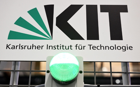 Das Karlsruher Institut fĂĽr Technologie hat MĂĽll auf sogenannte Ewigkeitschemikalien untersucht. - Foto: Uli Deck/dpa Das Karlsruher Institut fĂĽr Technologie hat MĂĽll auf sogenannte Ewigkeitschemikalien untersucht. - Foto: Uli Deck/dpa
