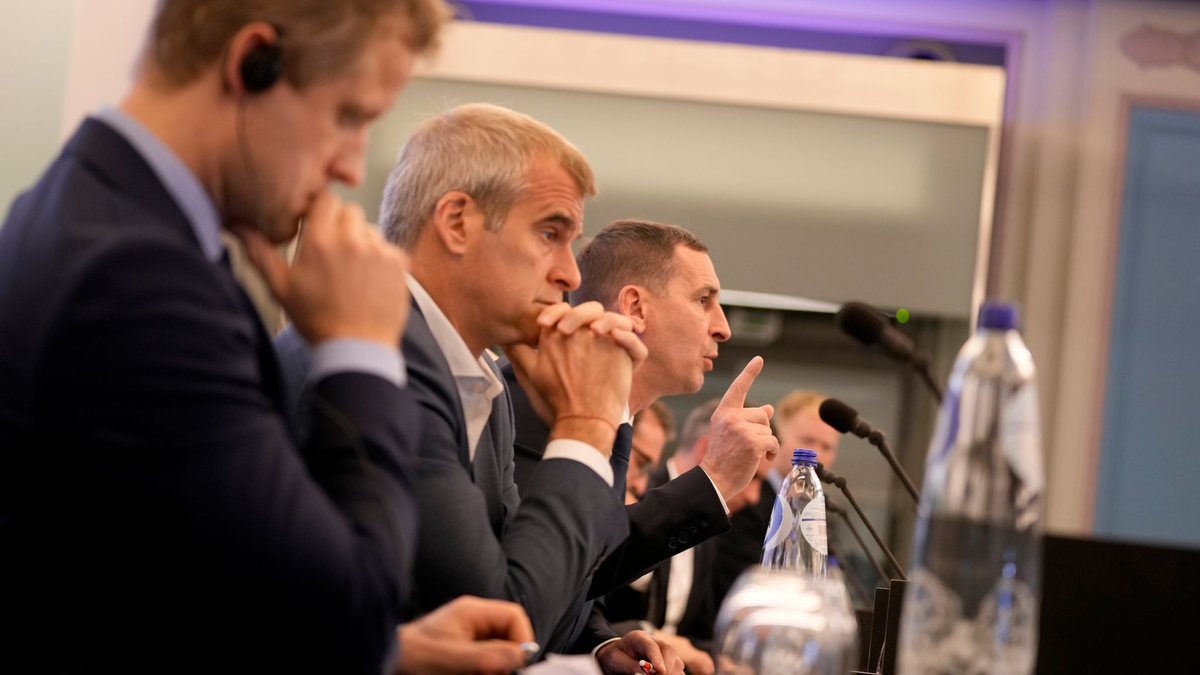 Vertreter von Ligen und Profivereinigungen beklagen die Überlastung von Spielern durch den aufgeblähten Kalender. - Foto: Virginia Mayo/AP/dpa