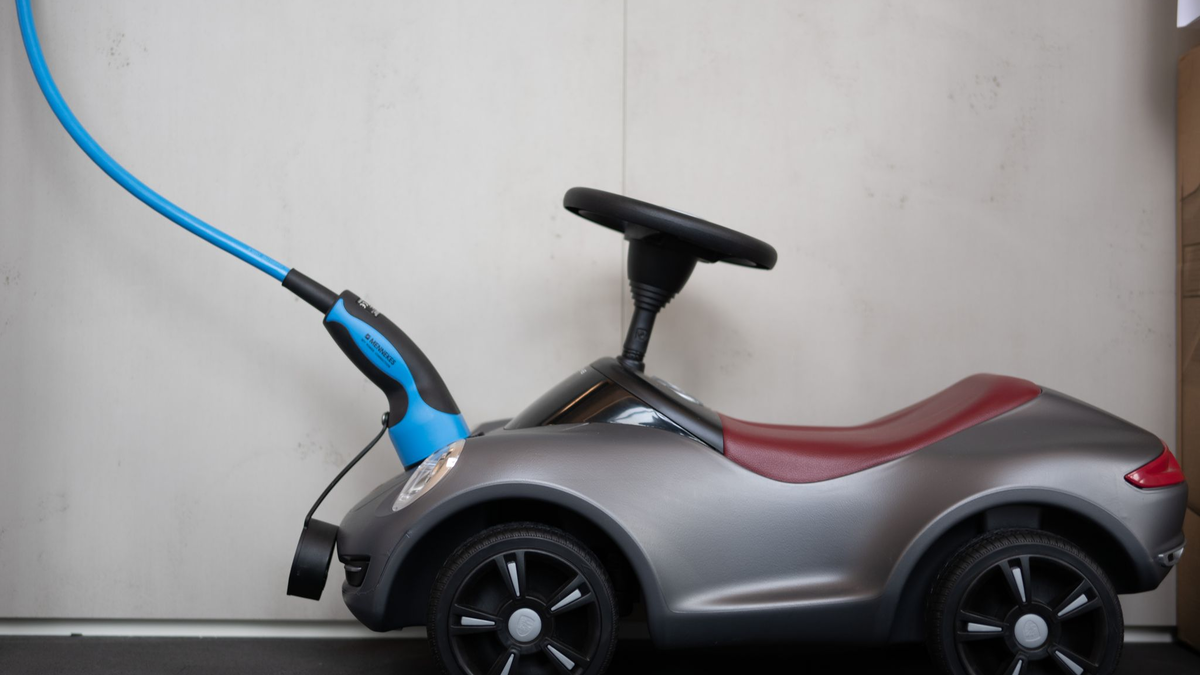 In diesem Jahr könnte der E-Auto-Anteil laut HUK bundesweit so langsam wachsen wie seit vier Jahren nicht mehr. - Foto: Sebastian Gollnow/dpa