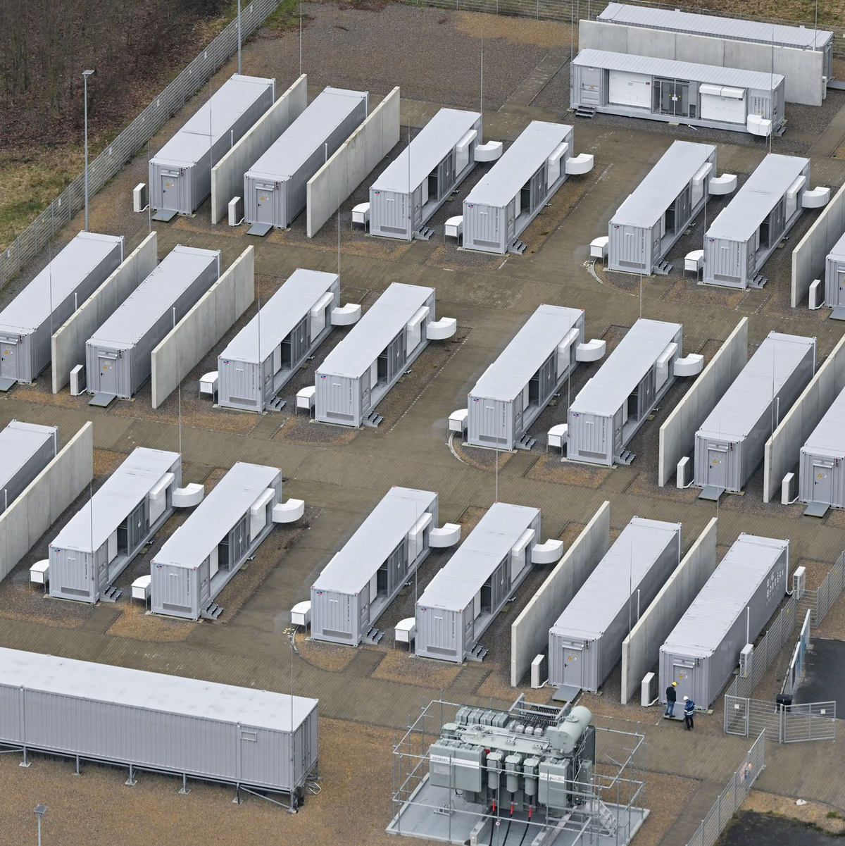 Das Energieunternehmen LEAG nennt diesen Stromspeicher BigBattery. - Foto: Patrick Pleul/dpa