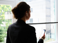 Im Vergleich zu anderen westlichen Industrieländern hinkt Deutschland beim Frauenanteil in Führungsetagen weiter hinterher. (Symbolbild) - Foto: Annette Riedl/dpa