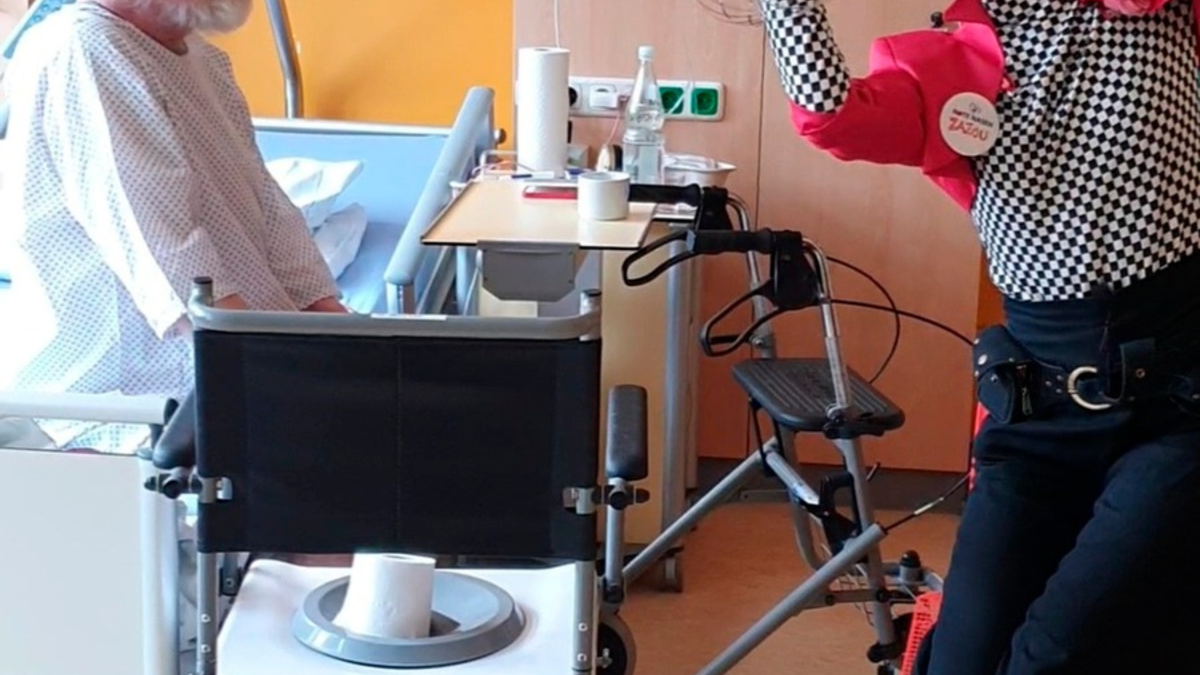 Neues Format: ROTE NASEN Clowns auf der Erwachsenenonkologie des Evangelischen Waldkrankenhauses in Berlin - Foto: presseportal.de