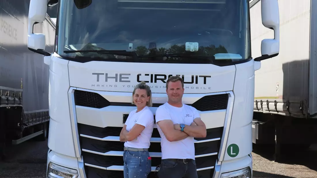 Karriere im Windschatten schneller Autos und Motorräder: The Circuit GmbH wächst weiter und sucht neue Mitarbeiter - Bild: presseportal.de