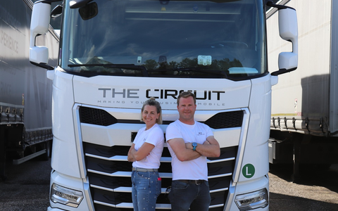 Karriere im Windschatten schneller Autos und Motorräder: The Circuit GmbH wächst weiter und sucht neue Mitarbeiter - Foto: presseportal.de