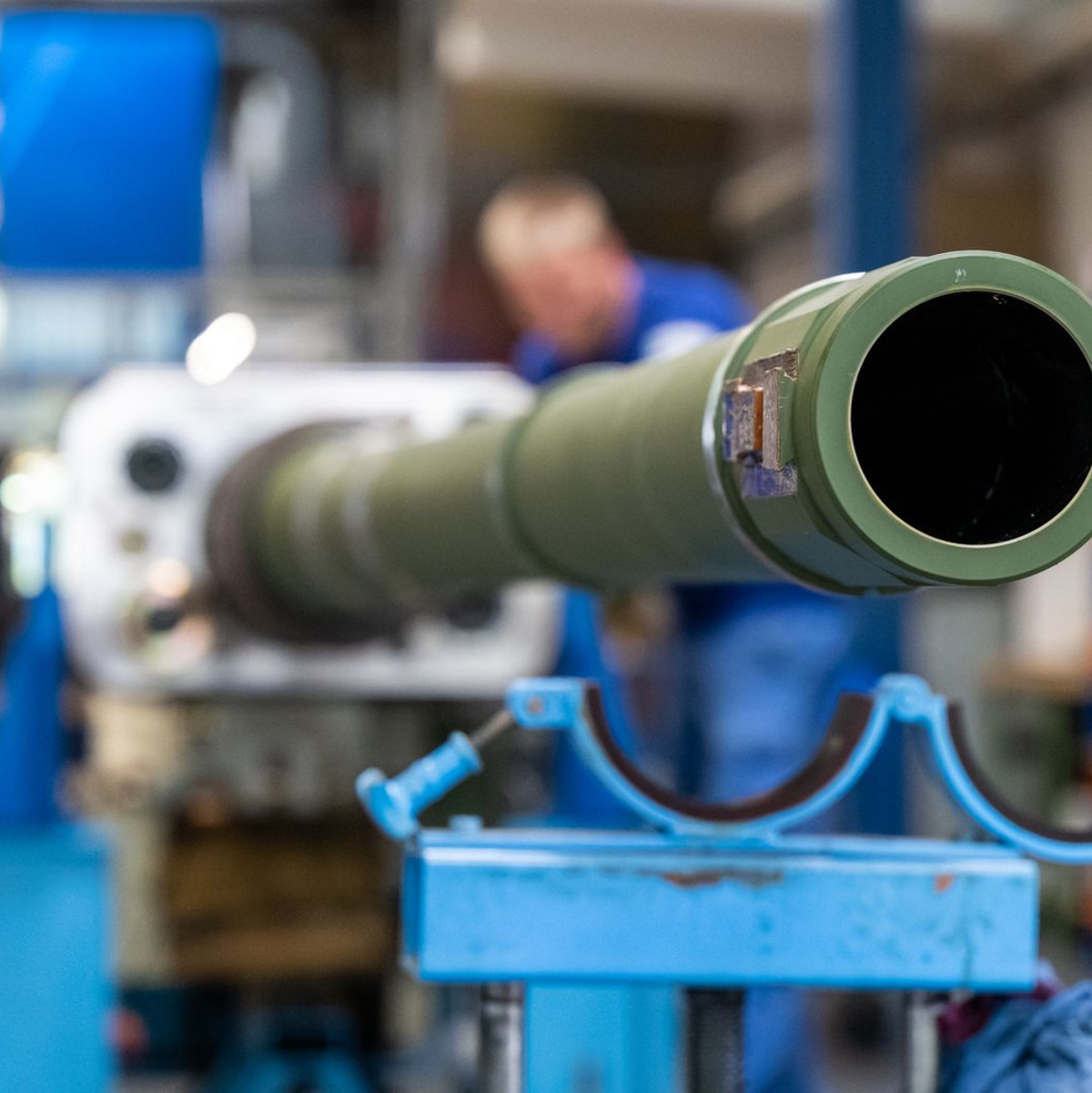 In Italien will Rheinmetall bald zusammen mit dem Rüstungskonzern Leonardo andere Panzer herstellen. - Foto: Philipp Schulze/dpa